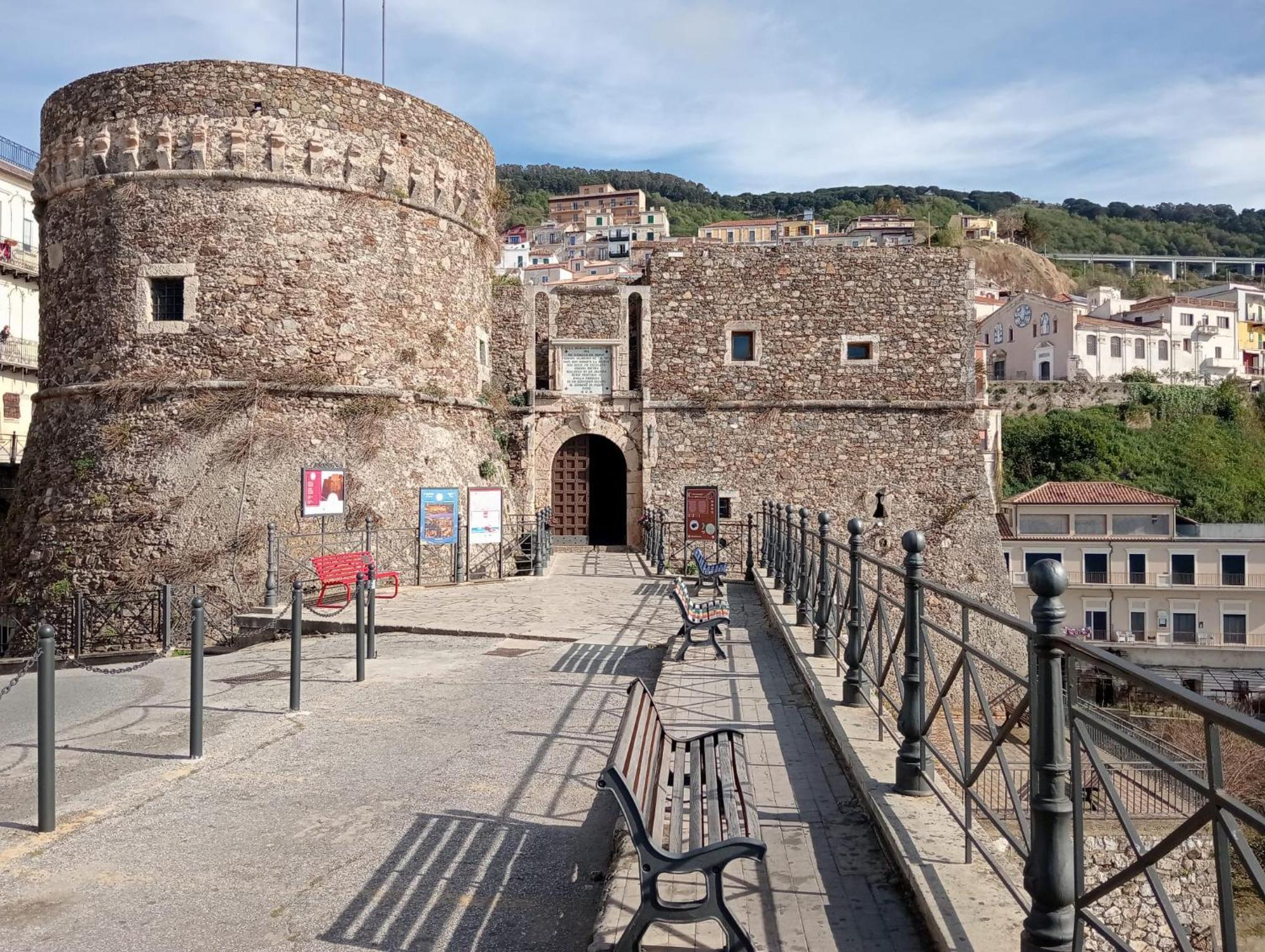 Casa Norvegese Leilighet Pizzo  Eksteriør bilde